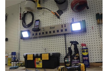 sum-917065 summit racing work bench led power station.jpg